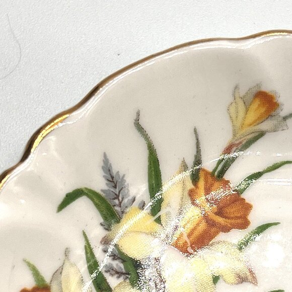 Royal Windsor England White Trinket Dish Yellow Floral Gold Rim Fine Bone China - Picture 9 of 13
